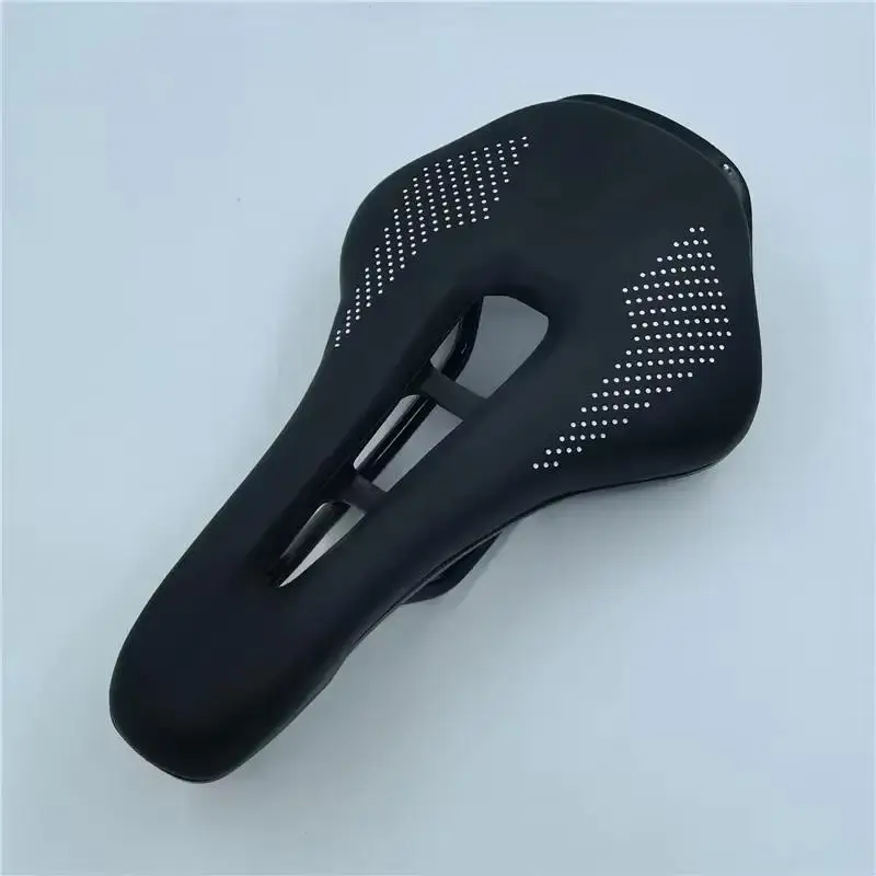 PU-Rennradsattel Ultraleicht Hohl Wasserdicht Ergonomisch für Radfahren, Training und Sport – Detail 6