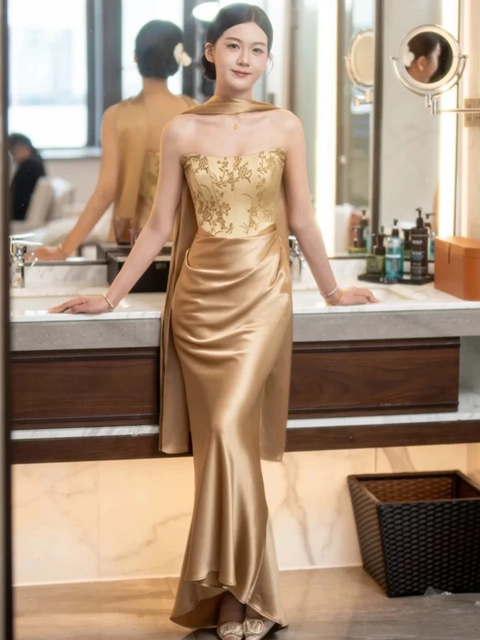 

Elegant Gold Strapless Wedding Dress for Engagement Party Bridal Gown Women's Style High Waist Long Skirt No Sleeve KTV Party