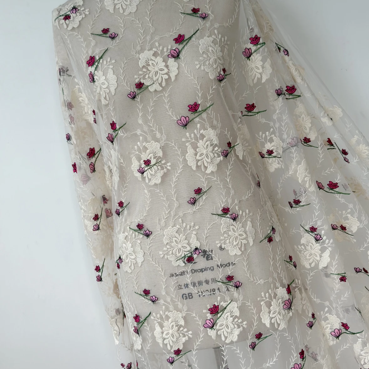 Cotton Thread Beige Flowers Embroidery Polyester Red Florets High Quality Skin Friendly Mesh Lace Fabric Home Decoration X1020