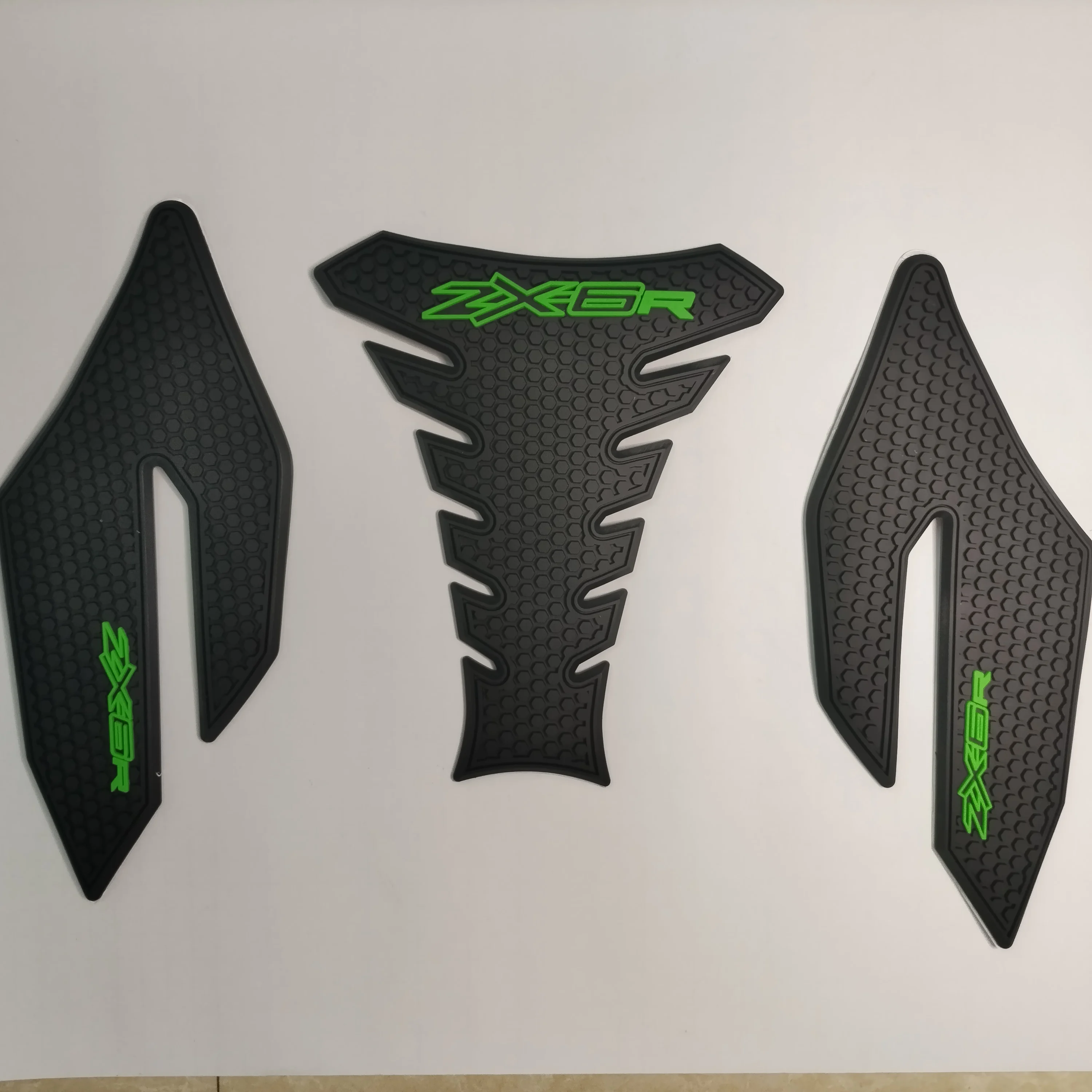 

For Kawasaki ZX-6R ZX6R motorcycle fuelTank anti scratch and anti slip stickers, fuelTank protection stickers, fishbone stickers
