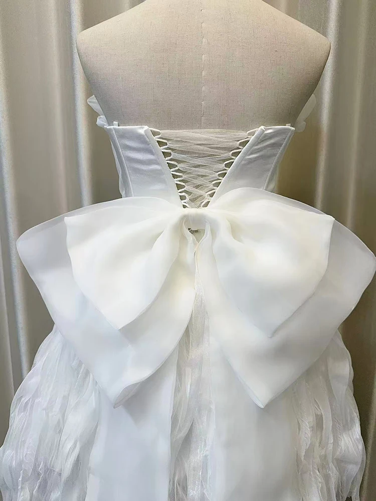 Luxury Bow Diamonds Chest Hugging Dresses Spring Women White Sleeveless Mini Dress New Summer High Waist Lace Up Strapless Dress