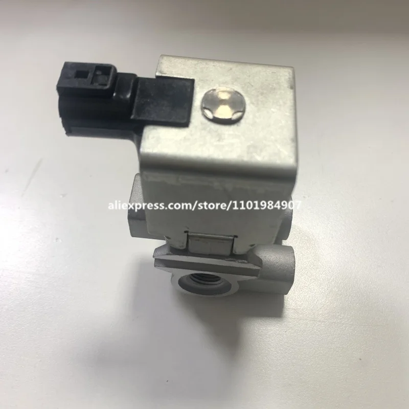 1825638712 1-82563871-2 1-82553871-3 High quality exhaust brake solenoid valve for Isuzu 6WF1 6WG1 CXZ CVR truck accessories