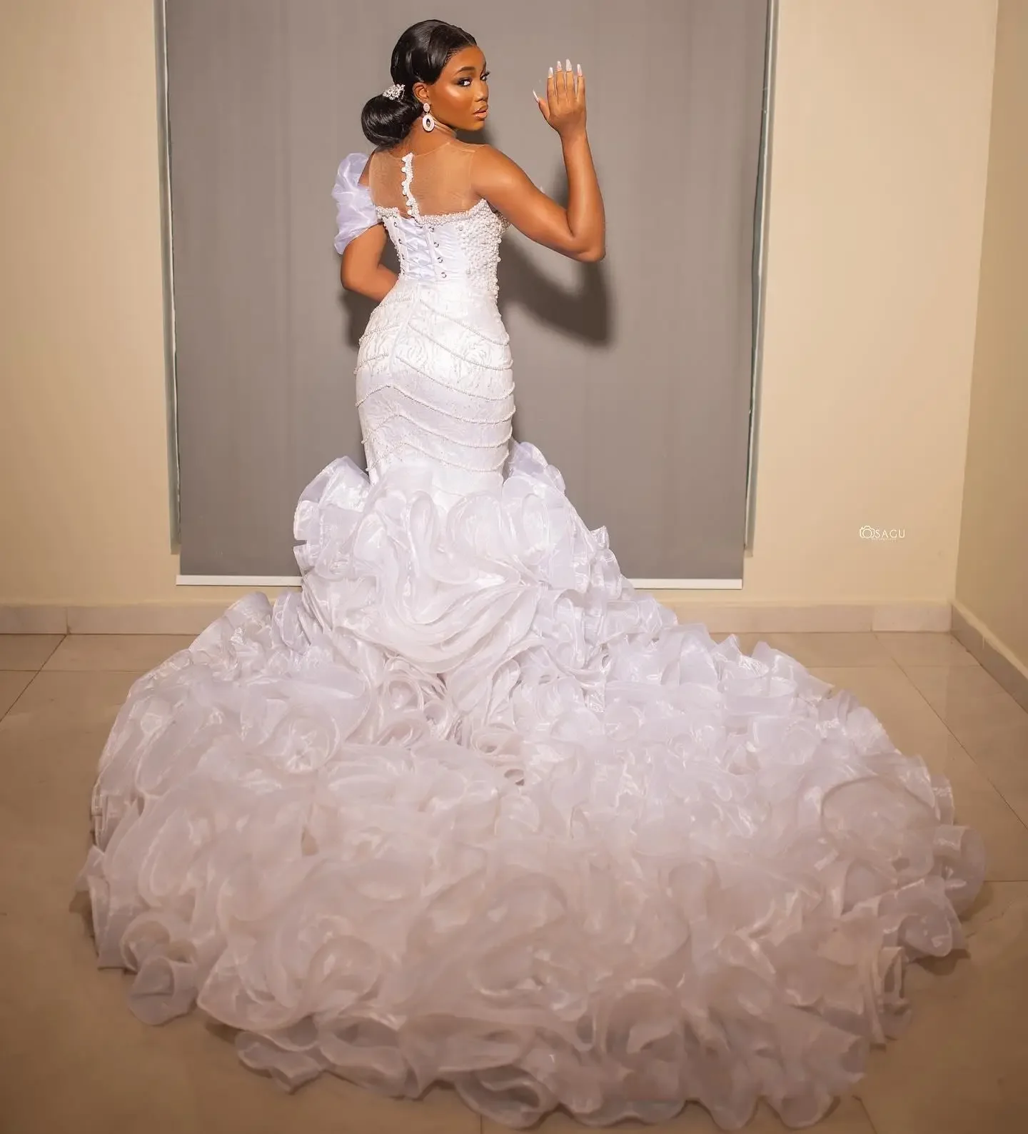 تخصيص الحبيب سباركلي اللؤلؤ حورية البحر فستان الزفاف الجلباب دي ماري الأورجانزا الكشكشة المتتالية ثوب الزفاف