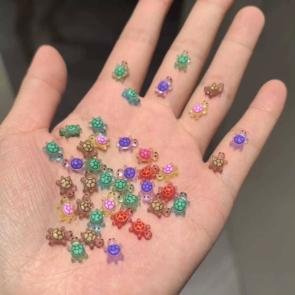 50 stks Kleurrijke Mini Schildpadden Nagel Charmes Kawaii Accessoires 3D Plaksteen Hars Nail Art Decoraties Supply DIY Leuke Nail Art Onderdelen