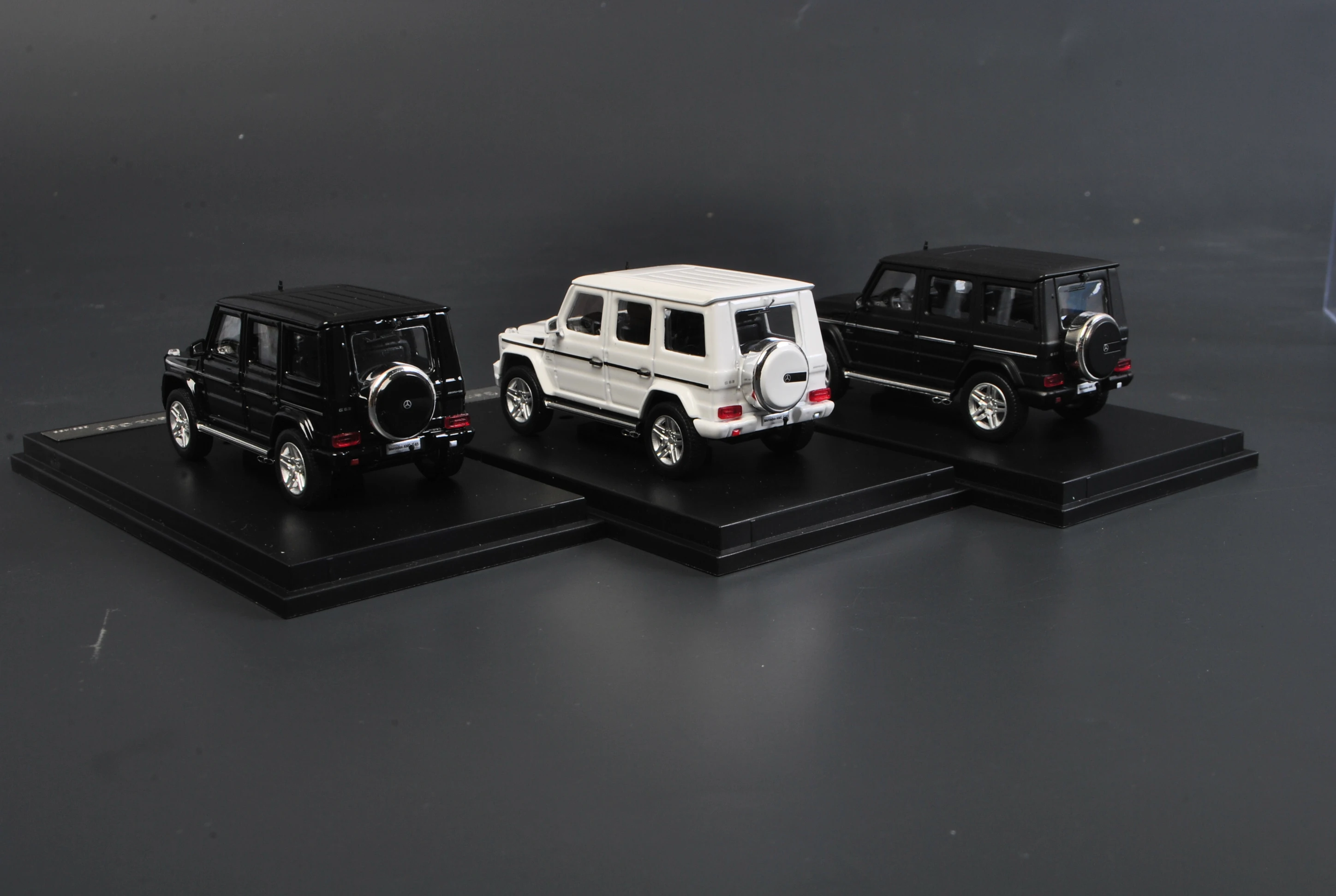 DCM-Coche de aleación para niños, vehículo todoterreno fundido a presión, juguetes de colección, 1/64 DCM, para Benz G63 G Class SUV