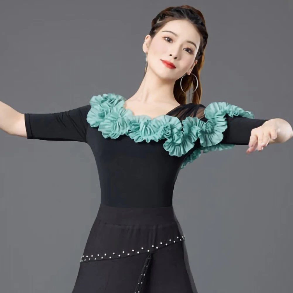 Czarna bluzka do tańca latynoamerykańskiego z asymetrycznym dekoltem, krótkim rękawem, nowa damska koszulka sambo z trójwymiarowym wzorem.