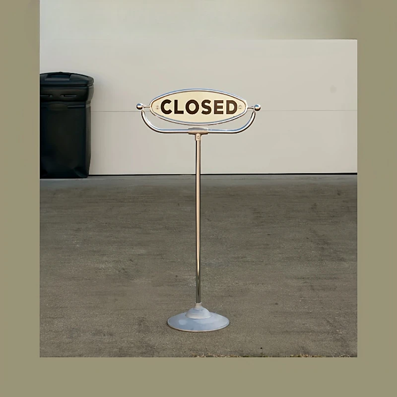 It belongs to the open/close standing brand bracket, which flips the double-sided business prompt shelf.