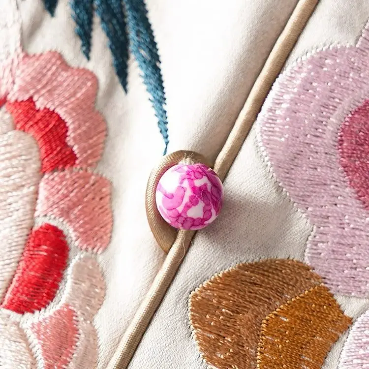 الأزهار المطرزة الحرير الحرير الجاكار سترة المرأة الرجعية الصينية خمر العرقية نمط بلوزات بلا اكمام المتضخم