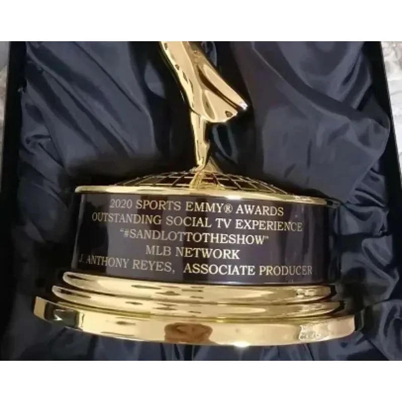 30 cm/39 cm Metall-TV-Film, BC, Zinklegierung, Nachbildung in voller Größe, Emmy Award, Trophäe, Souvenirs, Oscar, kostenlose Gravur