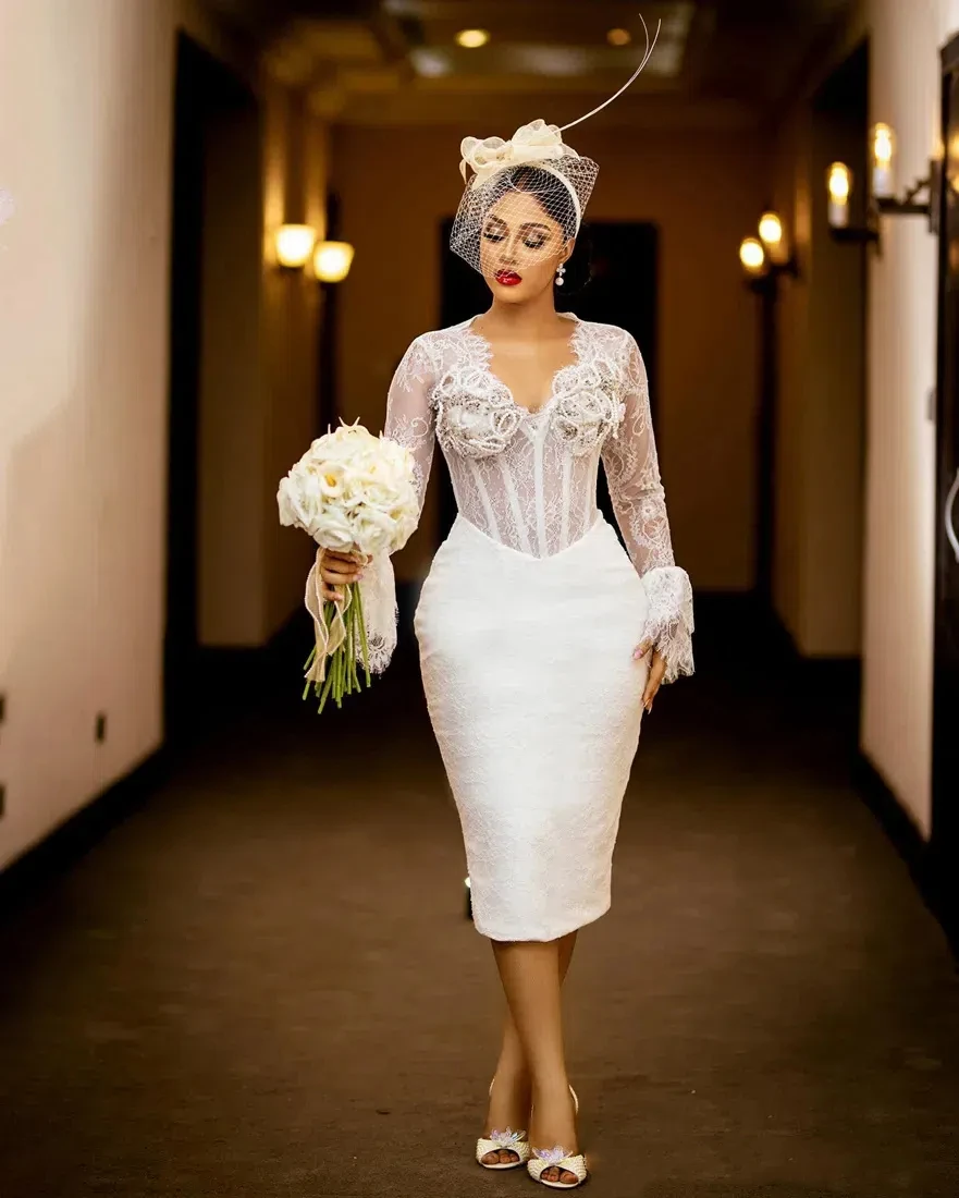 Abito da sposa africano nero con scollo a V a sirena bianca di lusso elegante personalizzato con applicazioni in pizzo a maniche lunghe con perline di cristallo
