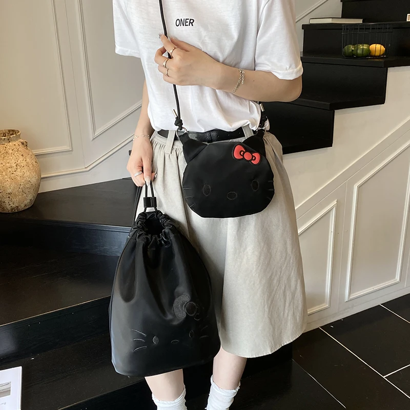 2025, Kawaii Hello Kitty Umhängetasche, Design-Rucksack, niedlicher Cartoon, silberne Umhängetasche, Cartoon, kleine runde Tasche für Frauen und Mädchen