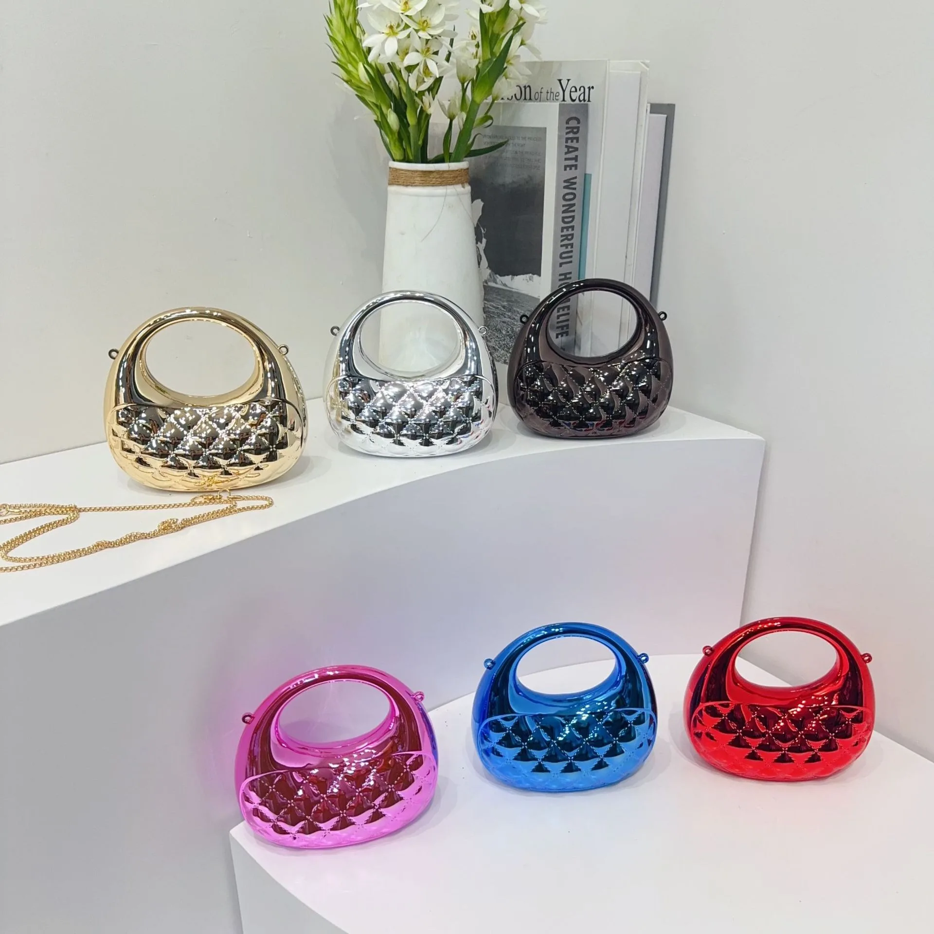 

Мини-золотая вечерняя сумка Кошельки и сумки Роскошные дизайнерские сумки на ремне Забавная форма Вечеринка Свадебный акриловый тканый кошелек-клатч