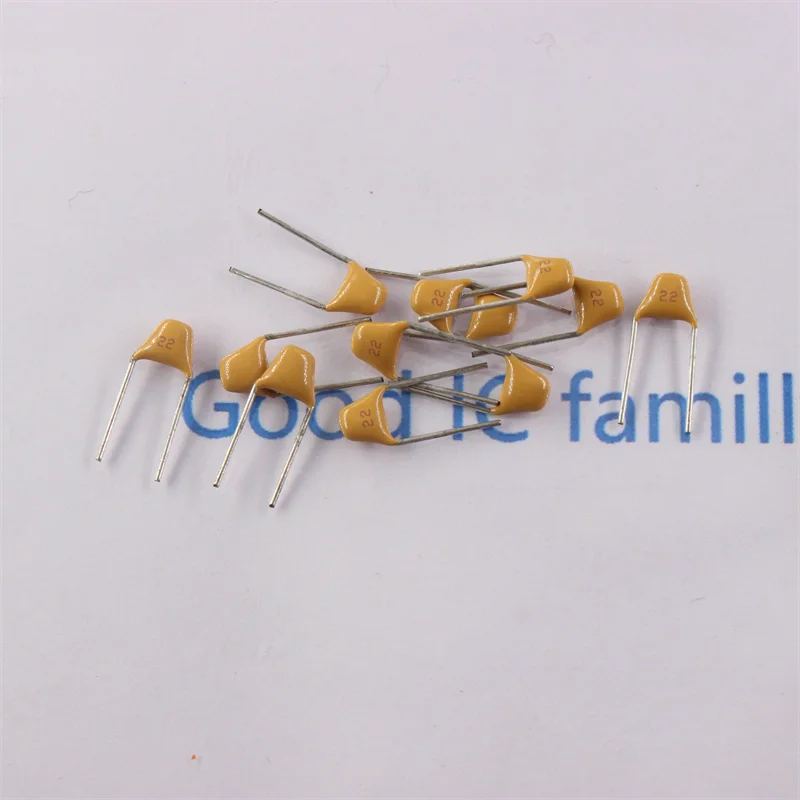 50pcs capacitor cerâmico monolítico 50V (100 ~ 106) 10pF ~ 10uF 102 103 104 105 22pF 1nF 10nF 100nF 0,01uF 0,1uF 22NF 1uF P = 5,08mm