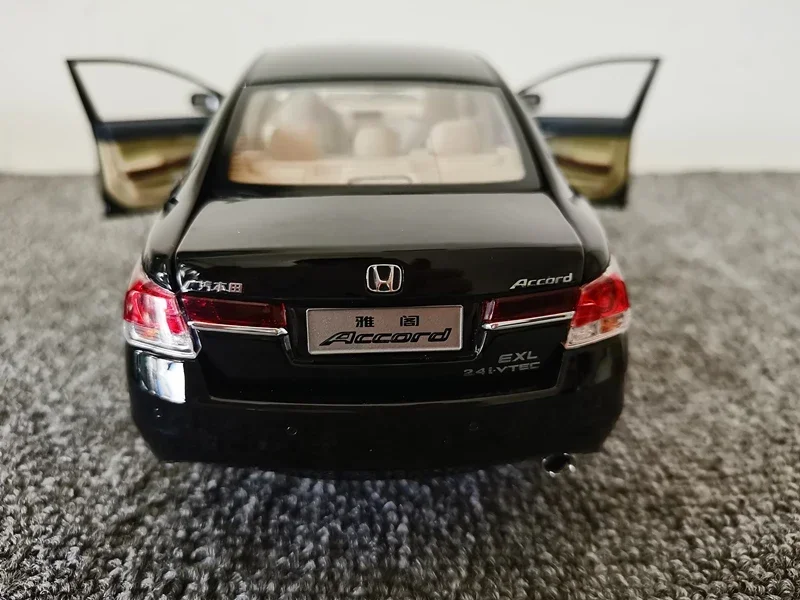 1:18 For Honda Accord 8th half Eight Half gen Diecast CAR MODEL Kids TOYS Gift Collection Display Black/Gold Metal,Plastic