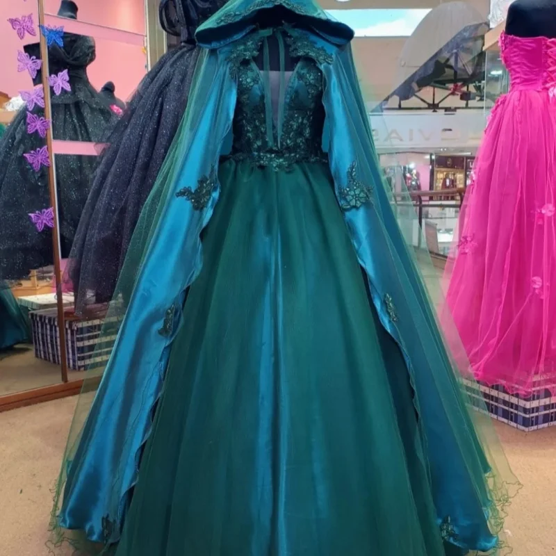 새틴 다크 그린 킨세아녜라 드레스 데칼 롱테일 오프숄더 레이어드 베스티도스 데 15 킨세아녜라 ﻿ 맞춤 제작