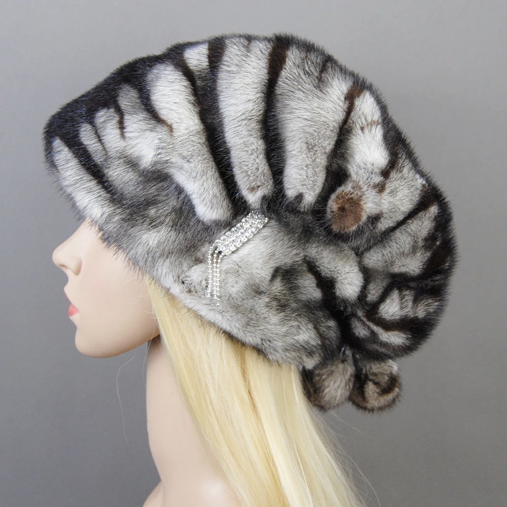 2025 Fashion Hot Whole Genuine Mink Fur Hats Female Winter With Mink Fur Pompons Elegant Luxury High Quality Ladies Beanie Hat
