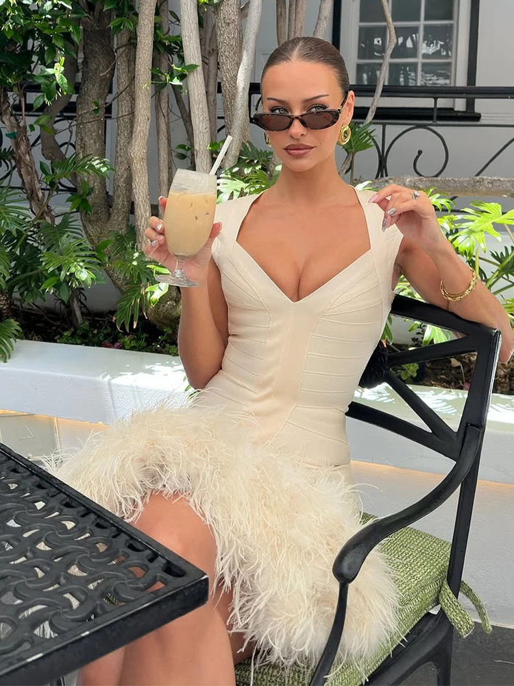 เดรสสีพื้นเซ็กซี่ คอวีลึก ทรงเข้ารูป กระชับสะโพก สำหรับฤดูร้อน ผู้หญิง แขนกุด รัดเอว ชุดมินิเดรส สไตล์ลำลองสำหรับงานปาร์ตี้ ชุดสั้น