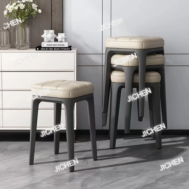 

Современный роскошный металлический стул: легкий, утолщенный, штабелируемый, для столовой, спальни, гостиной, семейного бара, отеля, запасной стул