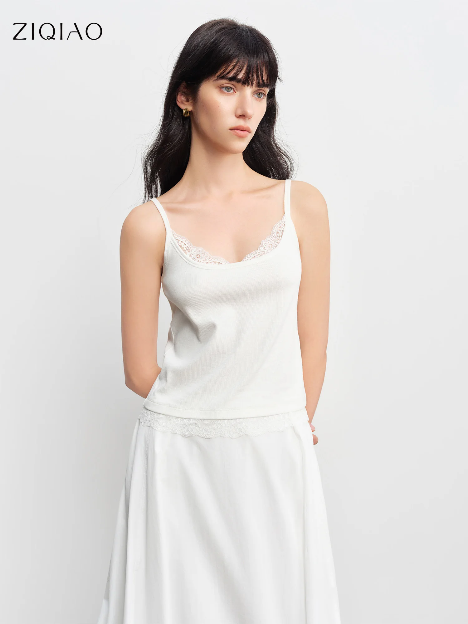 ZIQIAO 2026 Spring New Arrival: Elegant Stylish Fine Ribbed Slim-Fit Lace Trim Strapless Layering Top Base Layer Women Camis