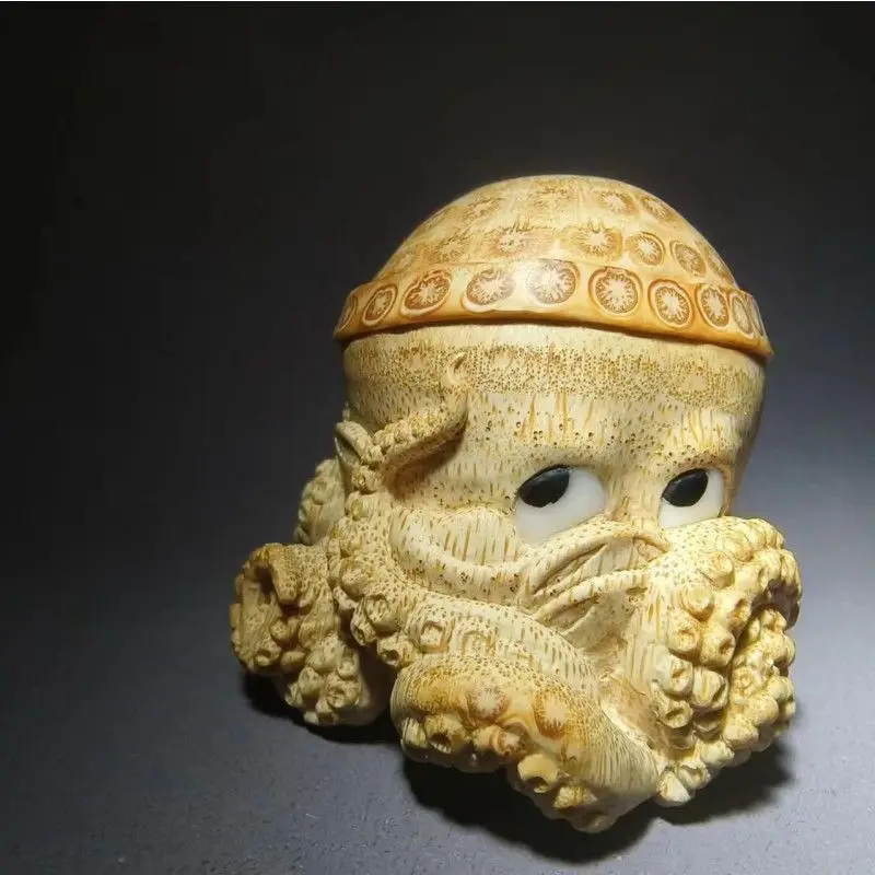 

Old material carving bamboo carving octopus cultural play hand piece ornament collector