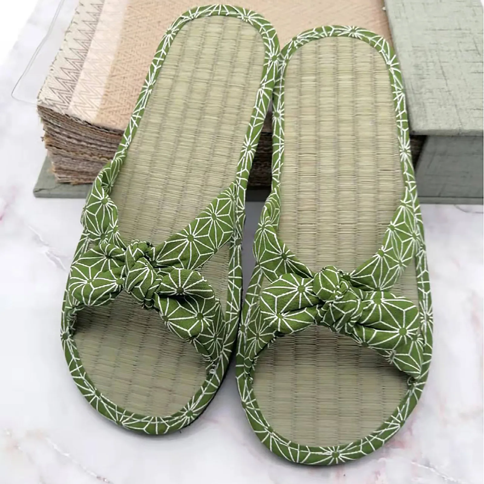 Ladies Straw Mat Slippers Bow Rattan Grass Home Slippers 2024 Summer Newest Fashion Open Toe Flat Comfortable Leisure Sandals