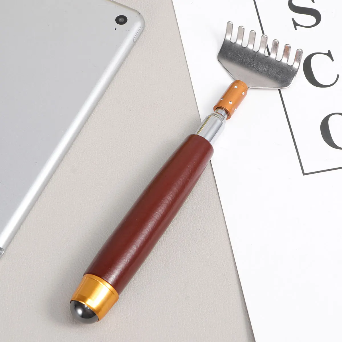 

Extendable Back Scratcher with Stainless Steel Claw and Wood Handle for Comfortable Home Use Flexible Telescopic Design to