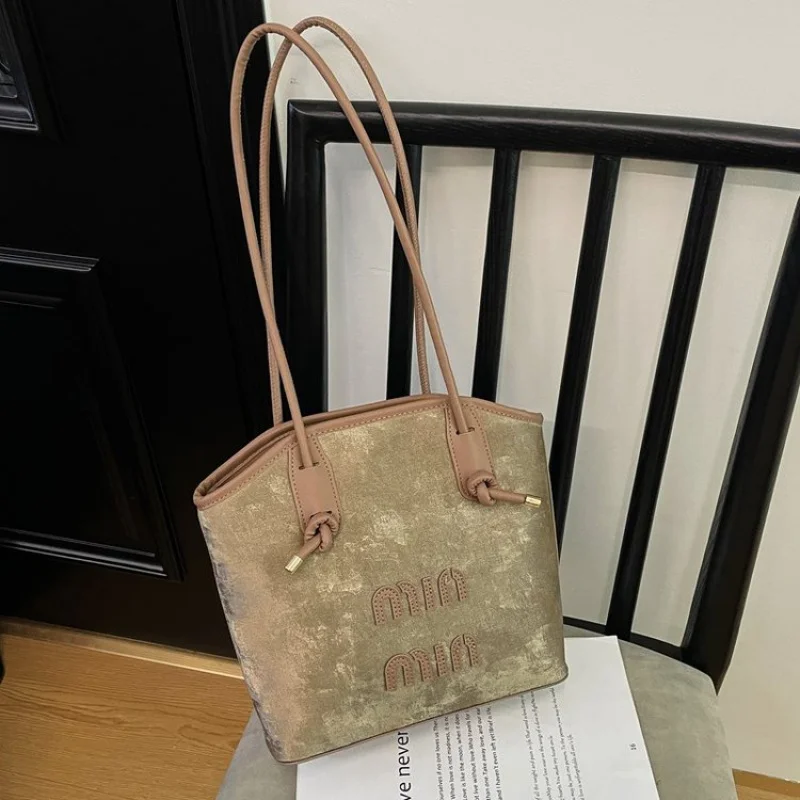 

Famous Designer Leather Women's Tote Bag Luxury Brand Fashionable Classic Exceptional Craft Elegant Commuter Bag​