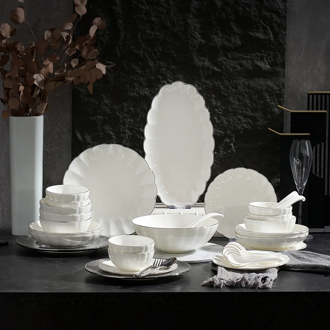 32-Head platinum thread bone china tableware set, household light luxury Phnom Penh dishes, housewarming