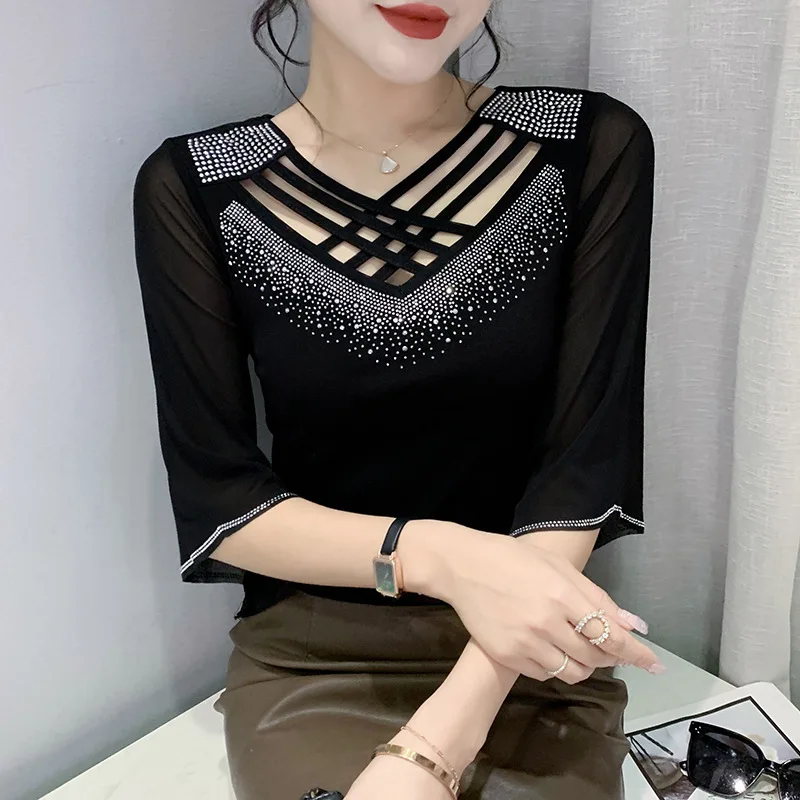 

Flare Three Quarter Sleeve T Shirt Women V-neck Hollow Out Diamonds Sexy Tee Shirt Femme Black Red Women T-shirt Summer