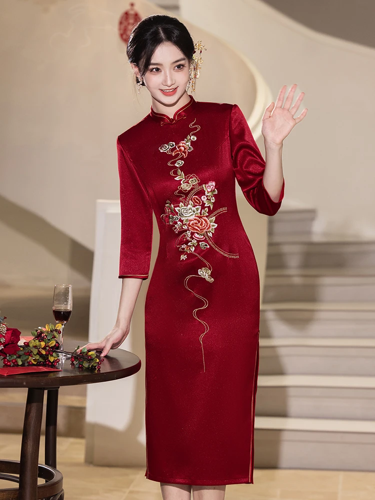 ele-rouge-qipao-mariage-dr-jeune-maman-octobre-mariage-banquet-costume-traditionnel-chinois-sle-luxe-sensation-basse-fente-mi