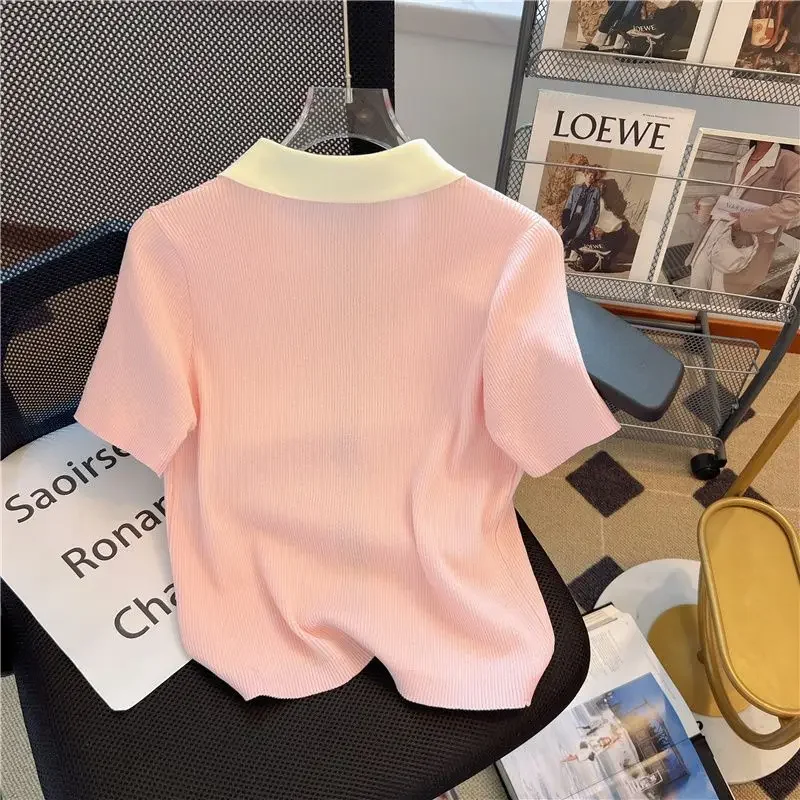 تي شيرت جميل صغير ذو طية صدر السترة بألوان متباينة أنيق بأكمام قصيرة تي شيرت كبير الحجم من الحرير الجليدي