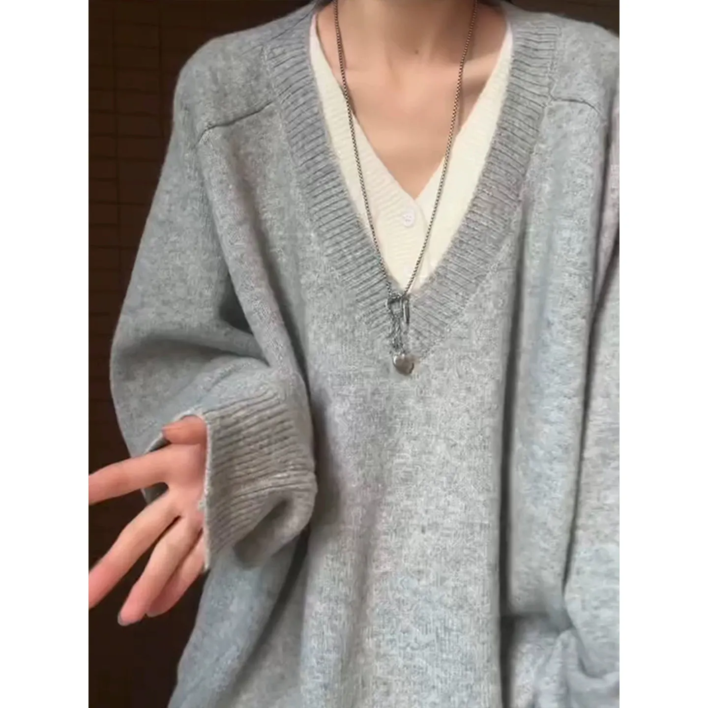Light gray fake two-piece sweater men's autumn and winter high-grade lazy wind sweater