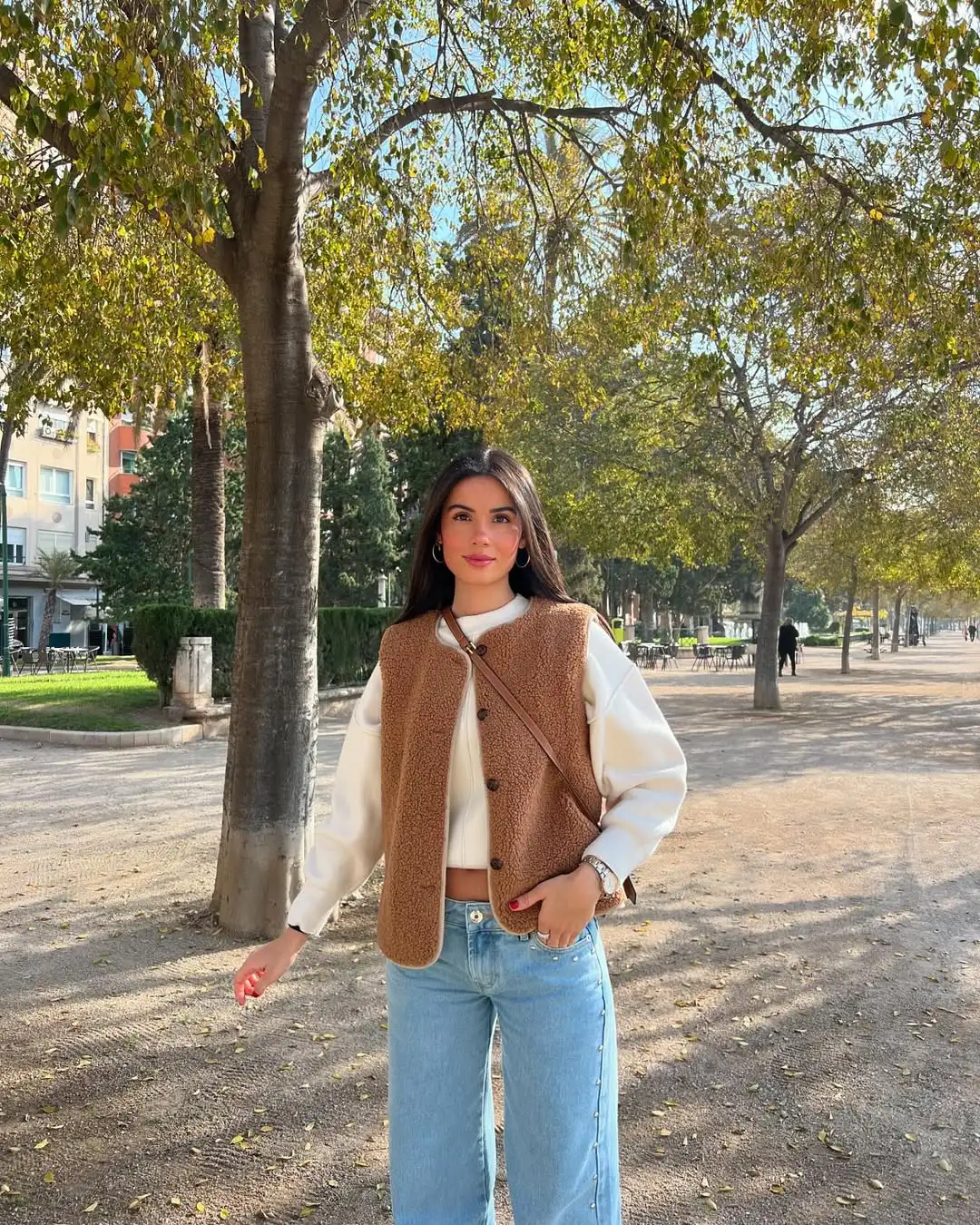 レディースファッション ブラウン ラムウールベスト シック ノースリーブ ラウンドネック シングルブレスト ルーズコート 2025 女性 冬 デイリー シック ストリートウェア