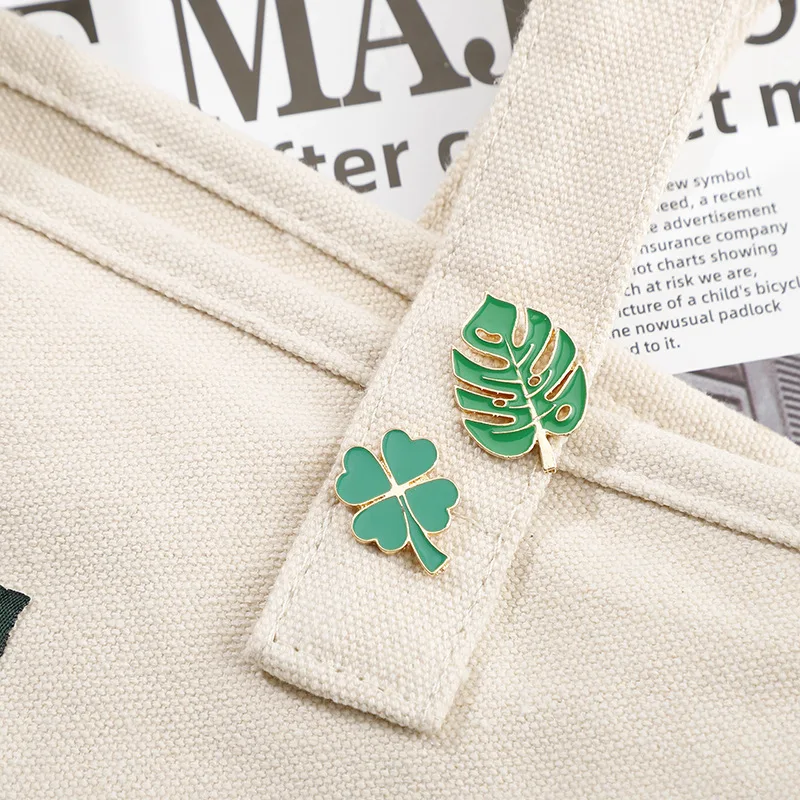 Cartoon Brooch Cute Versatile Personality Badge Japanese Ins Women\'S Breastflower Lucky Four Leaf Grass Green Breast Pin New