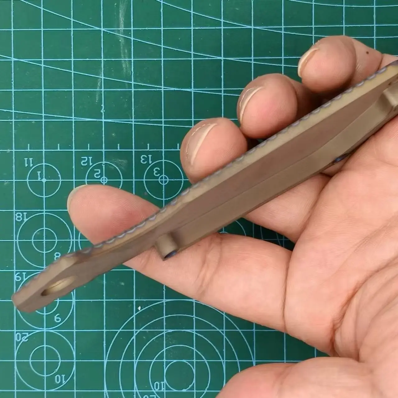 

1 шт. Рукоятка из титанового сплава, изготовленная на заказ, для ножей Strider SNG старой версии
