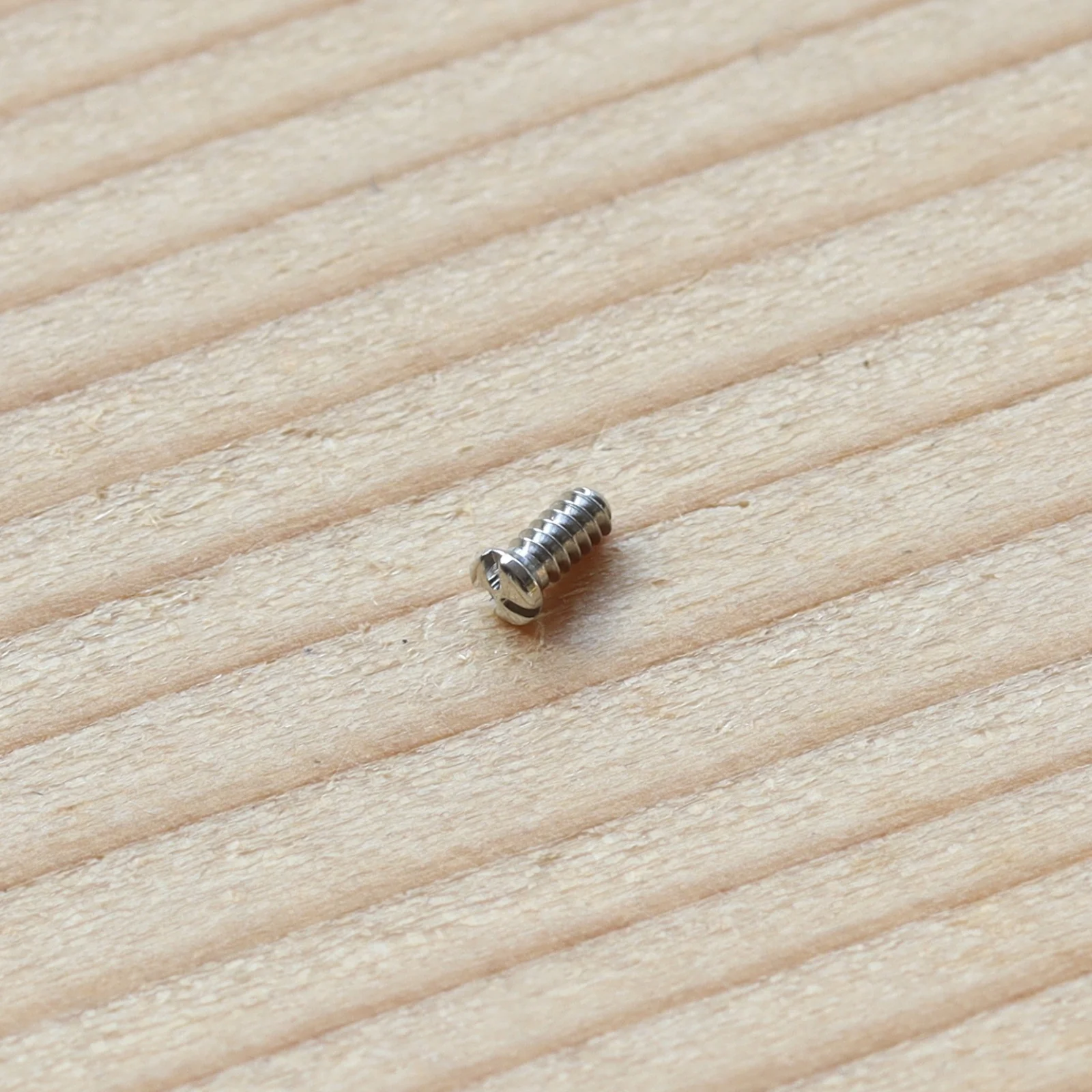 Watch Back Cover Screw for Cartier New Panthère Small 4177 Watch Case Back Screw