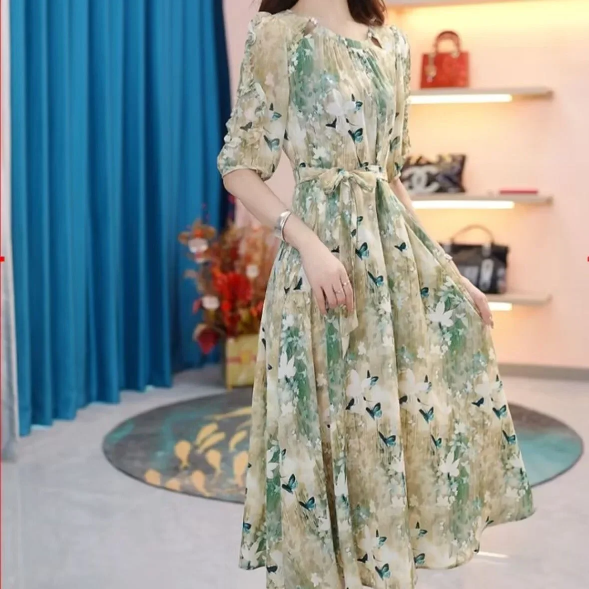 Floral sleeve gauze dress female autumn 2024 new luxury Joker high-grade casual fashion temperament waist slim skirt.