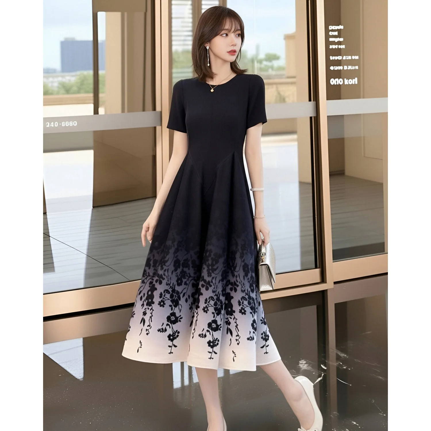 

Miyake Pleated Women's Casual Dress 2026 New Japanese Design Gradient Printed Round Neck Short-sleeved Elegant Slim Large Skirt