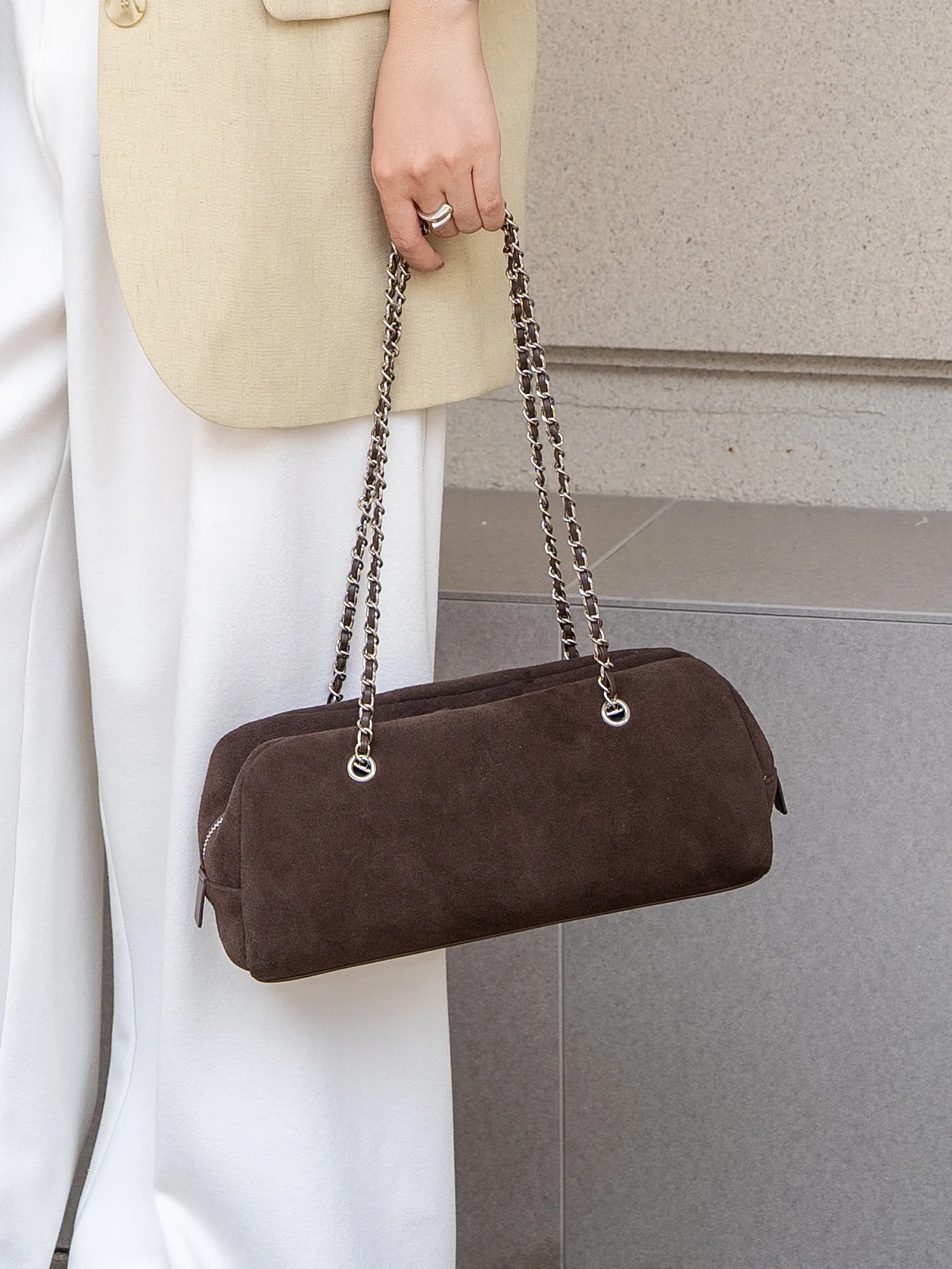 Women's Suede Leather Cylinder Shoulder Bag Retro Pillow Chain Strap Handbag Ladies Zipper Closure Vintage Daily Crossbody Bag