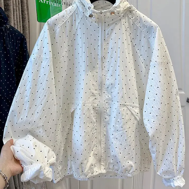 Summer 2027New Hooded Sunscreens Jacket Short Polka-dot Sun Protection Clothing Coat Women's Outerwear Casual Female Outwear Top