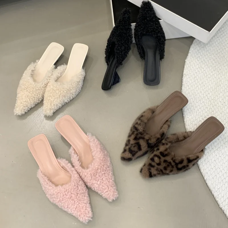 Shoes Ladies' Slippers Mules For Women 2024 Square heel Loafers Fur Flip Flops Pointed Toe Pantofle Block Plush New Cover