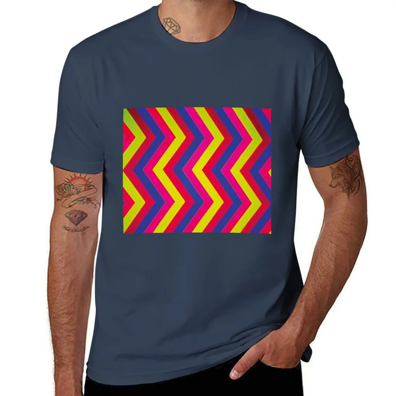 

Geometric Painting - Dazzling Vibrating Zigzags Meditating T-Shirt Relaxed Casual Short Sleeve Tee