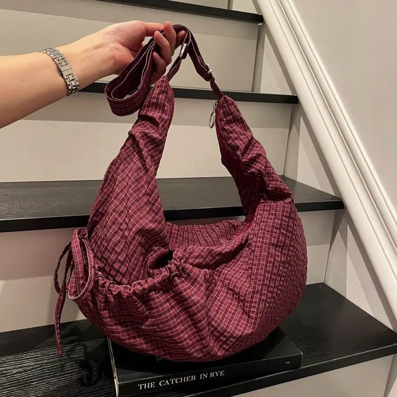 حقيبة كتف كسول بتصميمات مكشكشة وحقيبة قماش ذات سعة كبيرة للعمل والتسوق والسفر والكلية