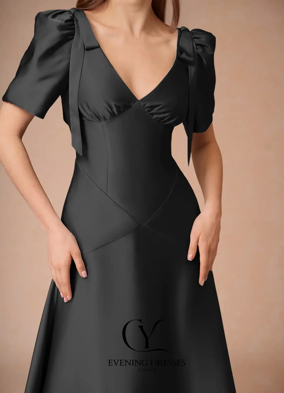 CUYUN فساتين ماكسي من الساتان الأسود للنساء على شكل حرف v وأكمام قصيرة بطول الكاحل فستان حفلات أنيق على شكل حرف A مخصص ثوب مسائي