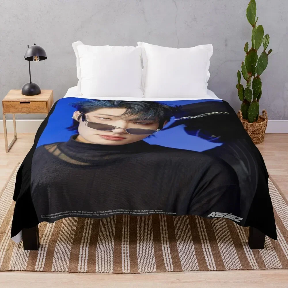 

Mingi - Ateez Throw Blanket Shaggy Hairys Single Soft Plaid Blankets