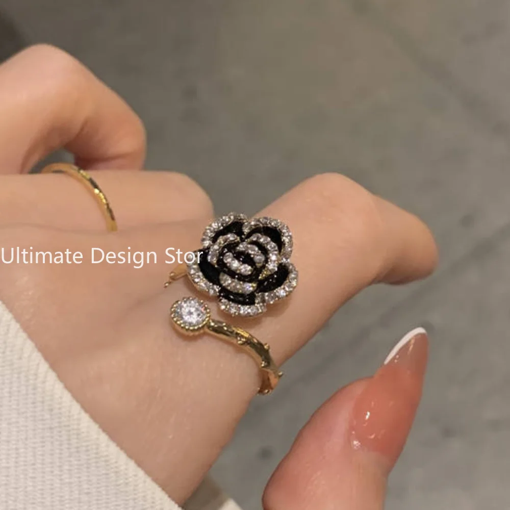 Korean Black Rose Shaped Metal Opening Rings for Woman Girls Fashion Luxury Zircon Adjustable Index Finger Rings Jewelry Party