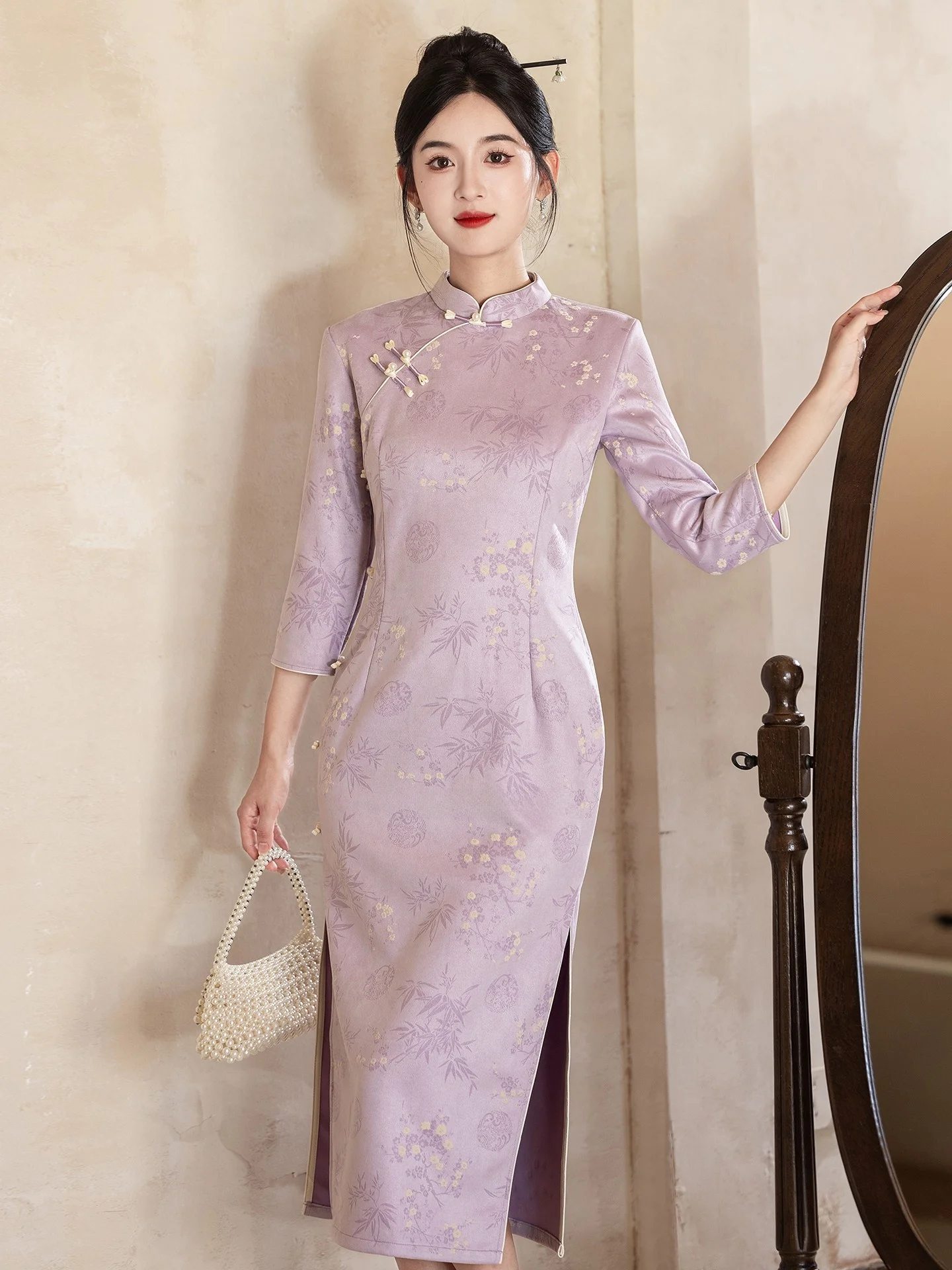 

Новое фиолетовое длинное ципао в стиле ретро с китайским дизайном для повседневной носки, осень-зима, для женщин