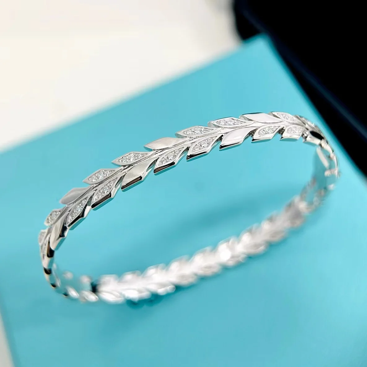 High -quality brand pure 925 sterling silver jewelry women's leaves bracelet bracelet surrounding rivet bracelet wedding jewelry