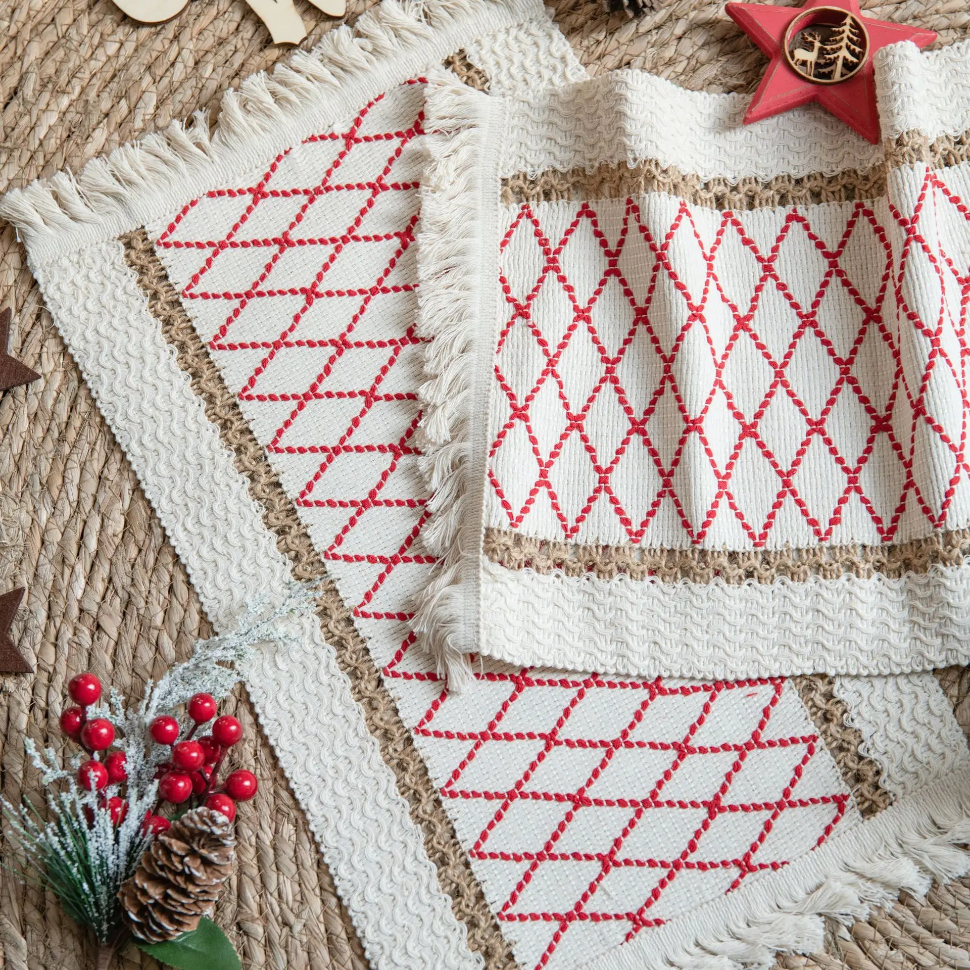 

Classic Rope Square Placemat Geometric Diamond Red Placemat Woven Color Block Tassel Bowl Mat Table Top Decorative Napkin Napkin