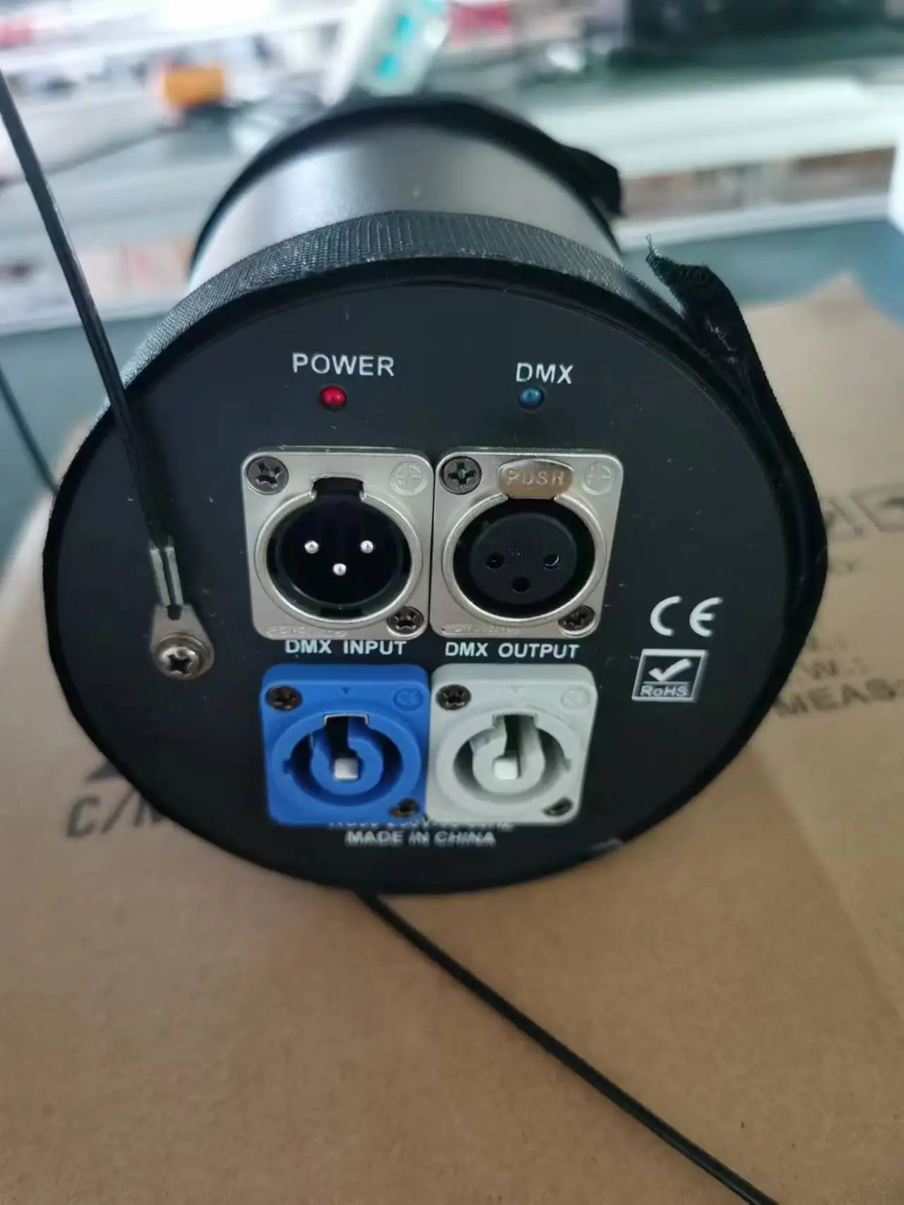 Factory Supplied signal Amplifier Bundled signal Amplifier 6-way DMX signal Amplifier